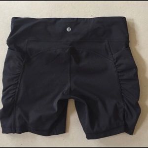 LULULEMON SPEED TRACK short SIZE 4